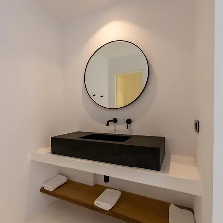 Aora Ftelia Mykonos بانورموس ميكونو