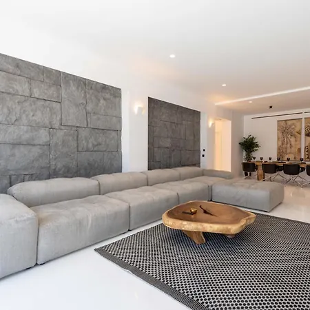 Aora Ftelia Mykonos فيلة بانورموس ميكونو