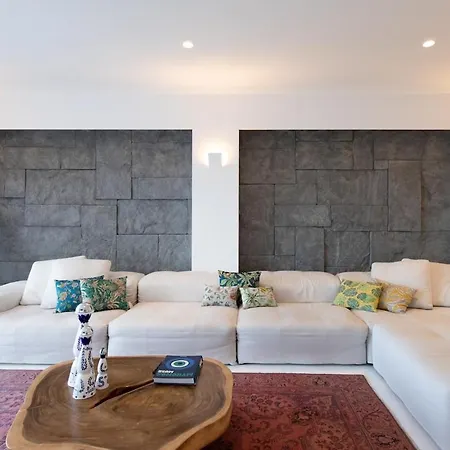 Aora Ftelia Mykonos بانورموس ميكونو